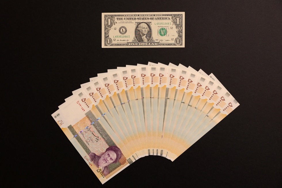 1 USD đổi 1,4 triệu rial: Xóa 4 số 0 có cứu được đồng tiền Iran? - 3