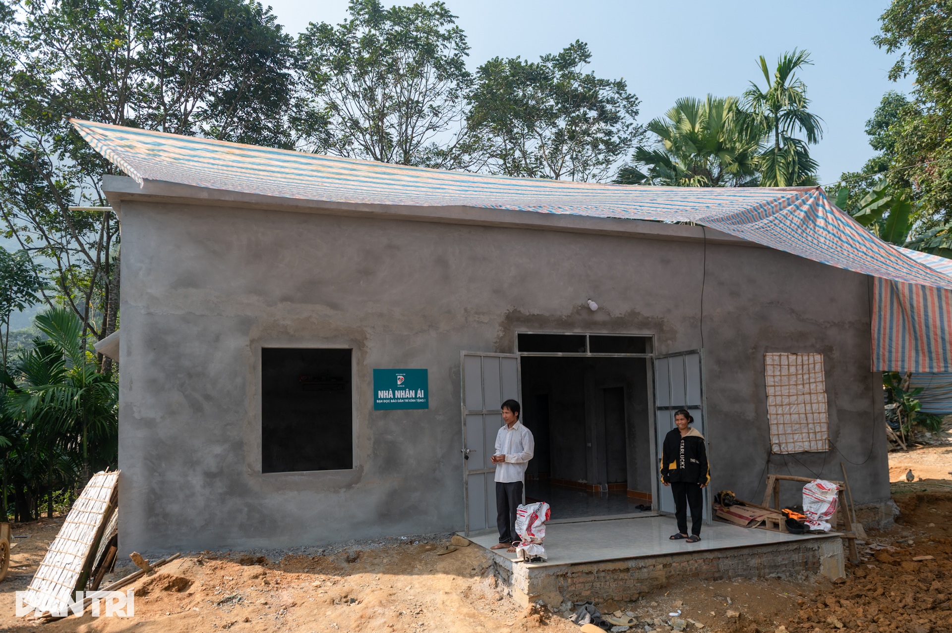 Khánh thành nhà Nhân ái ở Phú Thọ, giúp 6 hộ nghèo hoàn thành giấc mơ an cư - 4 Khánh thành nhà Nhân ái ở Phú Thọ, giúp 6 hộ nghèo hoàn thành giấc mơ an cư - 4