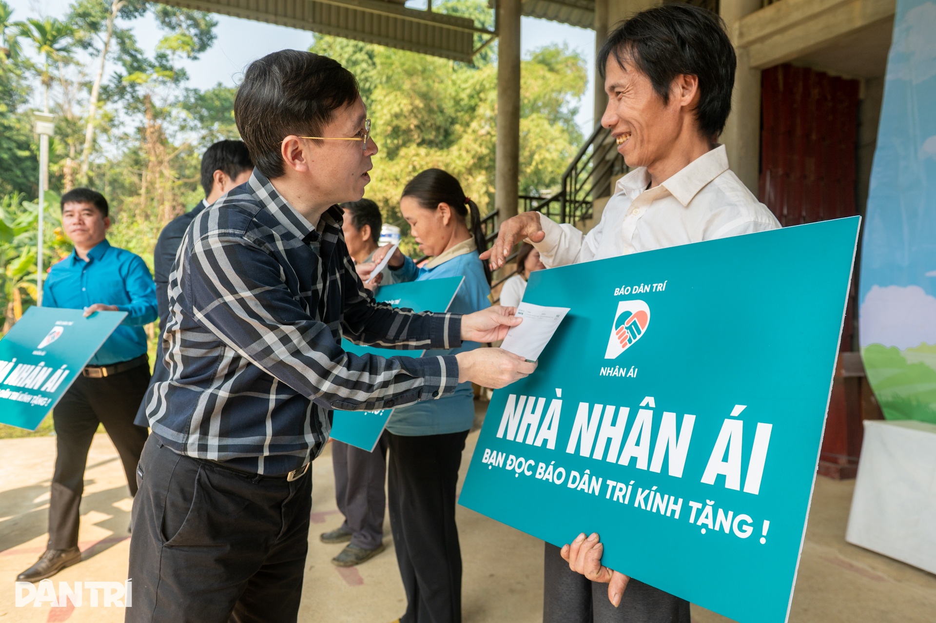 Khánh thành nhà Nhân ái ở Phú Thọ, giúp 6 hộ nghèo hoàn thành giấc mơ an cư - 6 Khánh thành nhà Nhân ái ở Phú Thọ, giúp 6 hộ nghèo hoàn thành giấc mơ an cư - 6