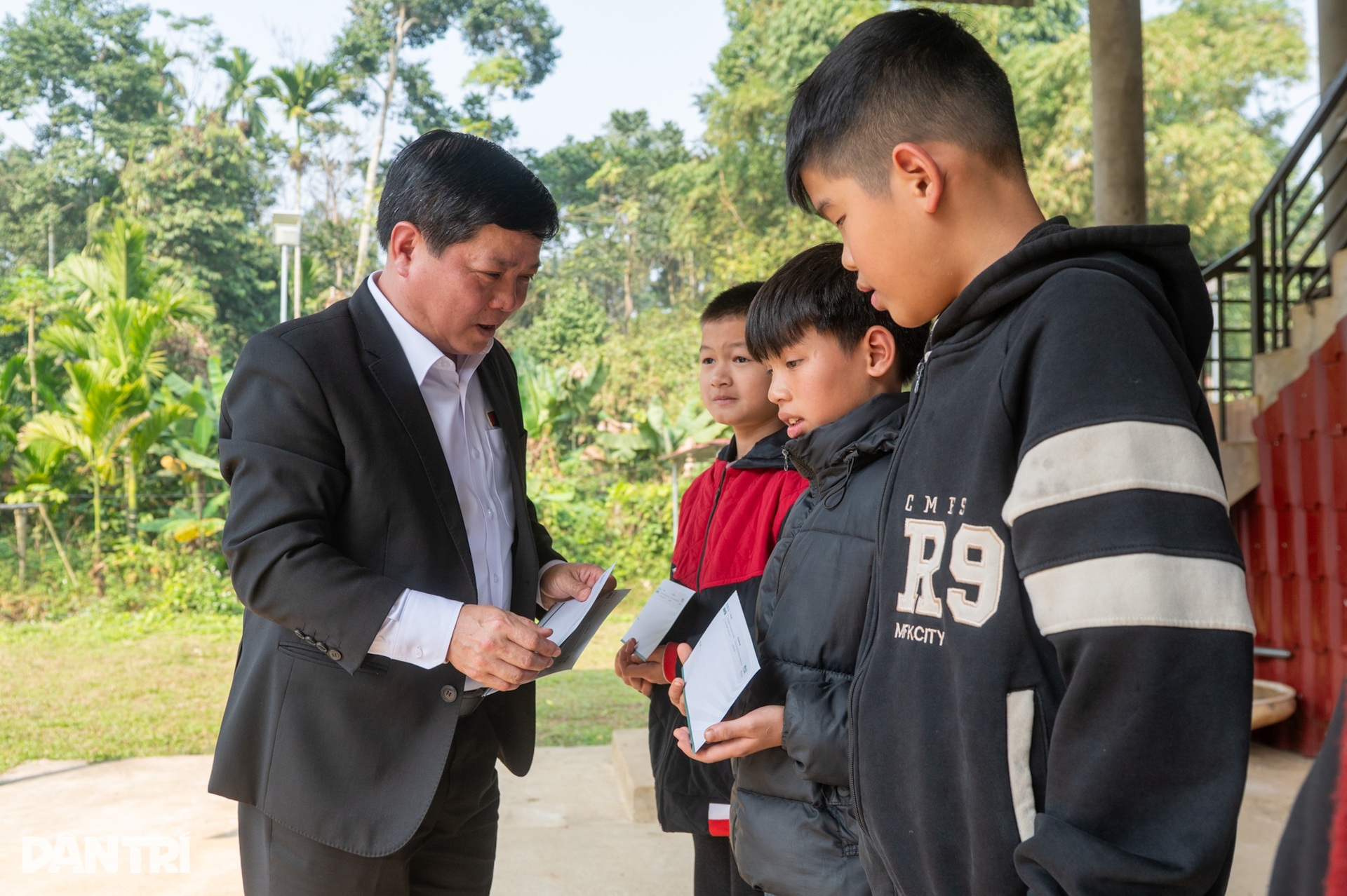 Khánh thành nhà Nhân ái ở Phú Thọ, giúp 6 hộ nghèo hoàn thành giấc mơ an cư - 8 Khánh thành nhà Nhân ái ở Phú Thọ, giúp 6 hộ nghèo hoàn thành giấc mơ an cư - 8