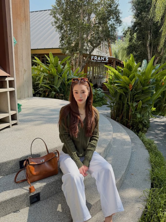  Bừng sáng phong cách với lựa chọn váy trắng và quần trắng - Ảnh 10.