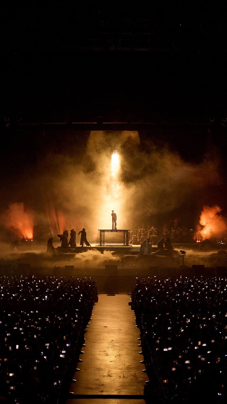 Siêu concert bị nghi hút hết 