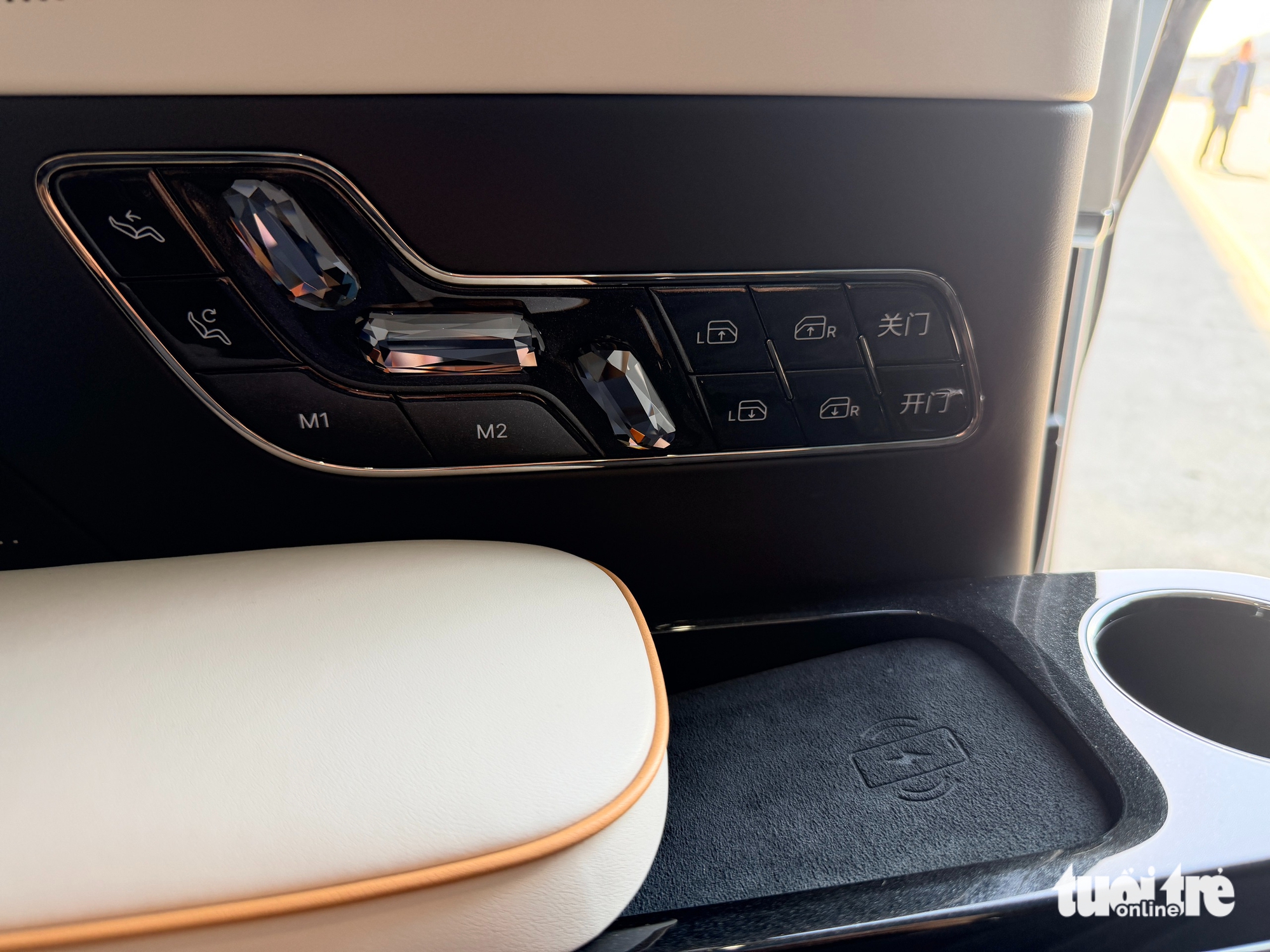 'Ngồi Zeekr 009 sắp về Việt Nam để hiểu vì sao Toyota Alphard sắp có đối thủ đáng gờm' 4 Zeekr - Ảnh 4.