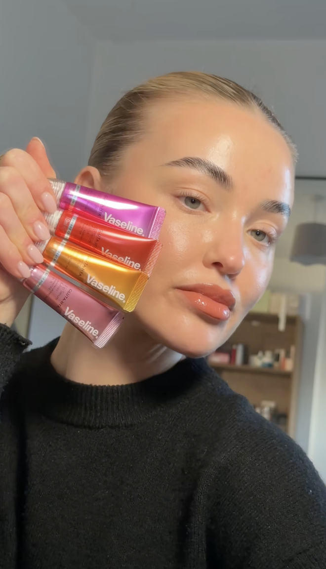 Brand 156 tuổi trình làng son dưỡng màu kiêm serum: Thành phần tuyệt hảo, khiến môi bạn tươi như quả mọng- Ảnh 13. Brand 156 tuổi trình làng son dưỡng màu kiêm serum: Thành phần tuyệt hảo, khiến môi bạn tươi như quả mọng- Ảnh 13.