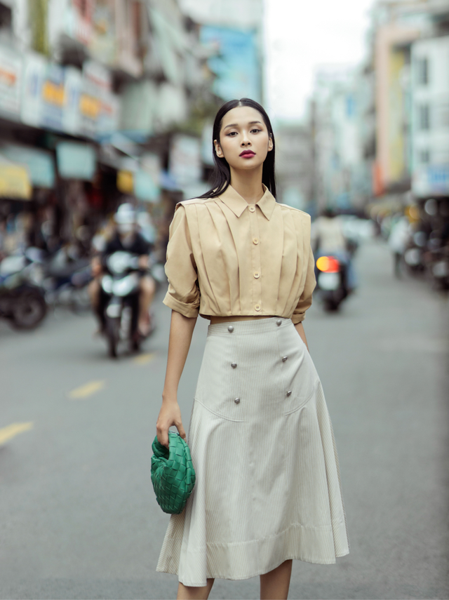 Áo tay lửng với muôn kiểu biến hóa, làm chủ môi trường công sở - Ảnh 4.