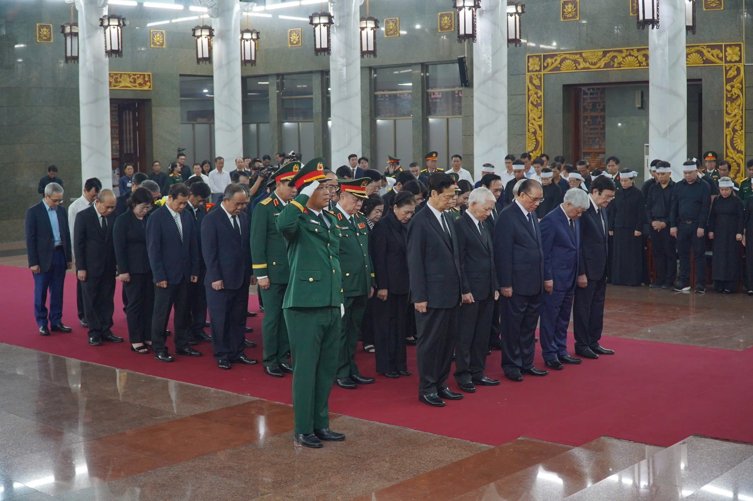 Trọng thể lễ viếng đại tướng Lê Văn Dũng - Ảnh 2.