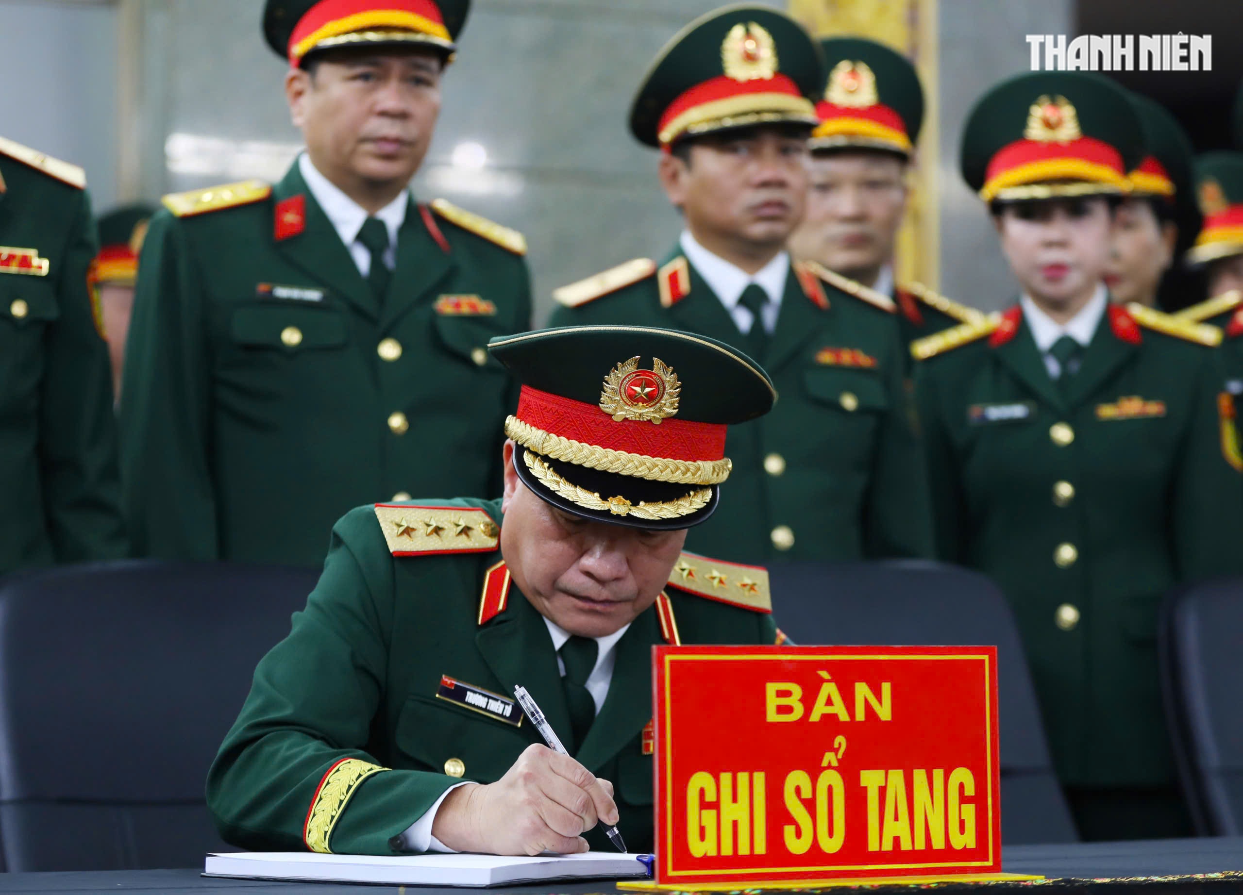 Trọng thể lễ viếng đại tướng Lê Văn Dũng - Ảnh 12.