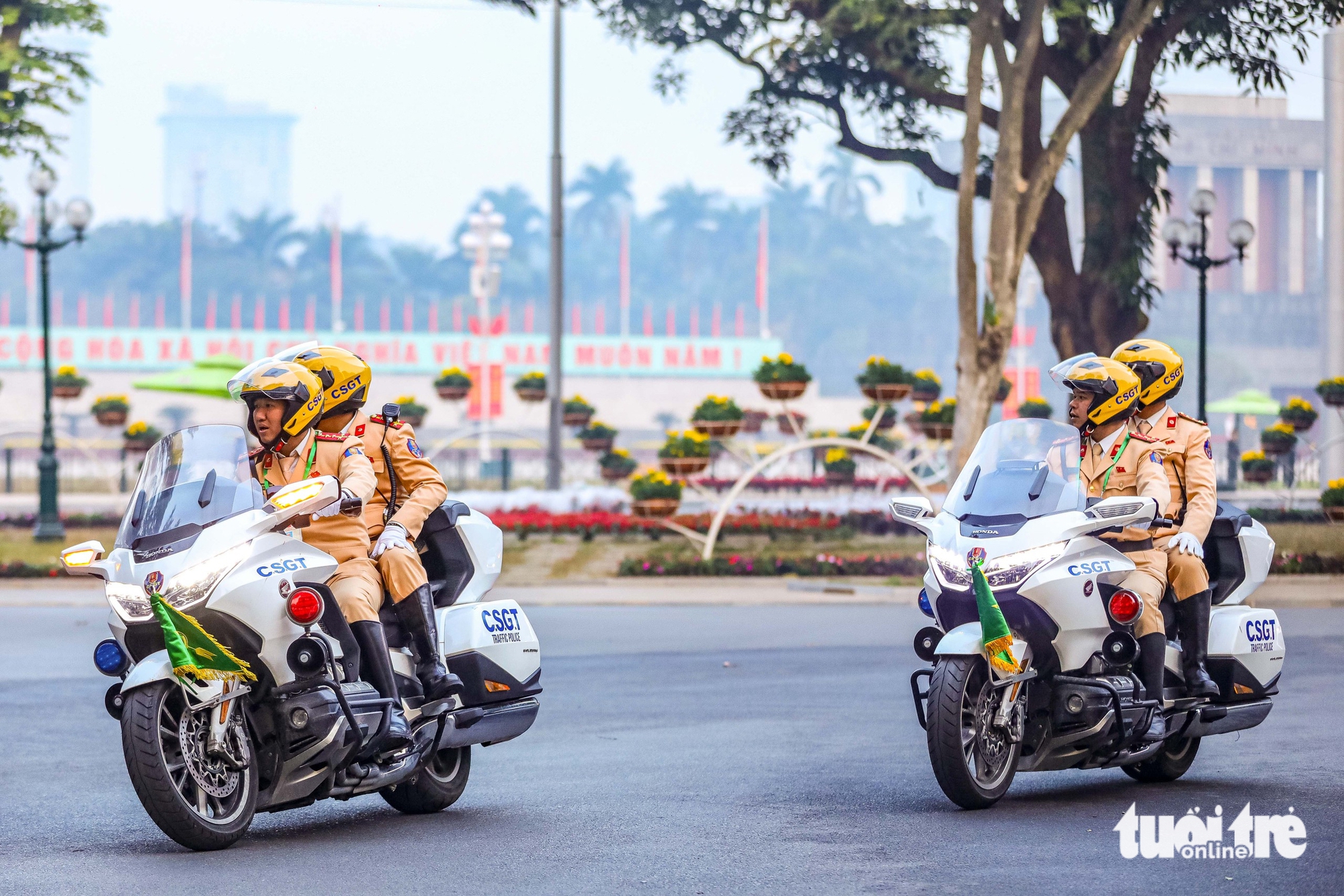Hàng trăm phương tiện tổng duyệt dẫn đoàn đại biểu dự Đại hội Đảng 3 đại hội - Ảnh 3.