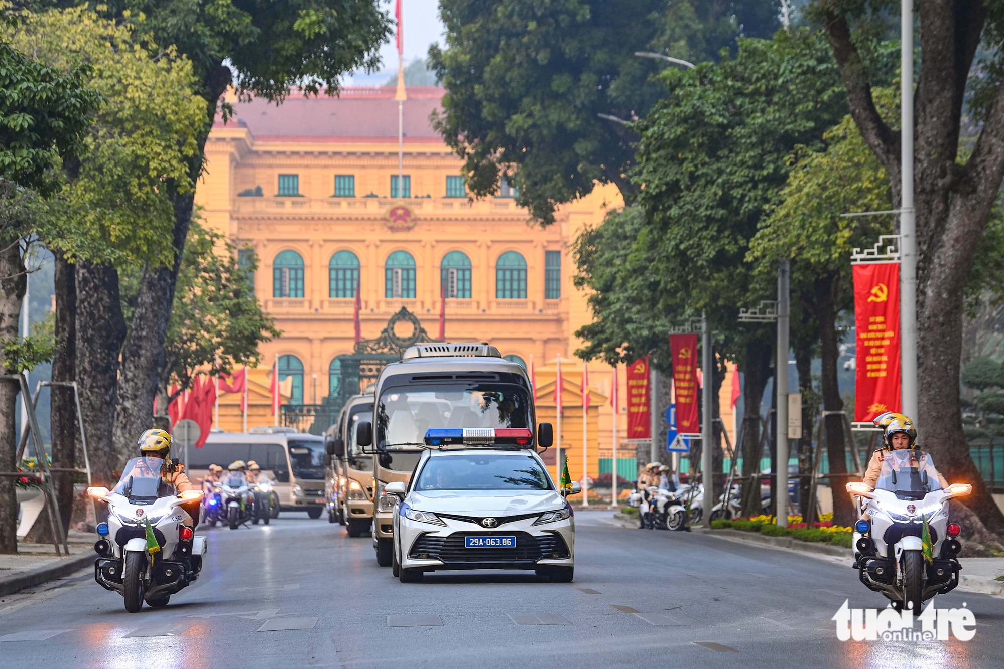 Hàng trăm phương tiện tổng duyệt dẫn đoàn đại biểu dự Đại hội Đảng 7 đại hội - Ảnh 7.