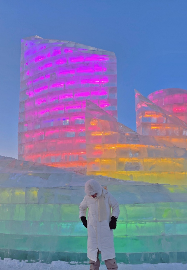 Chi Pu cùng nhóm bạn chịu lạnh -30 độ C khám phá xứ sở băng tuyết 4 Chi Pu cùng nhóm bạn chịu lạnh -30 độ C khám phá 'xứ sở băng tuyết' - 3