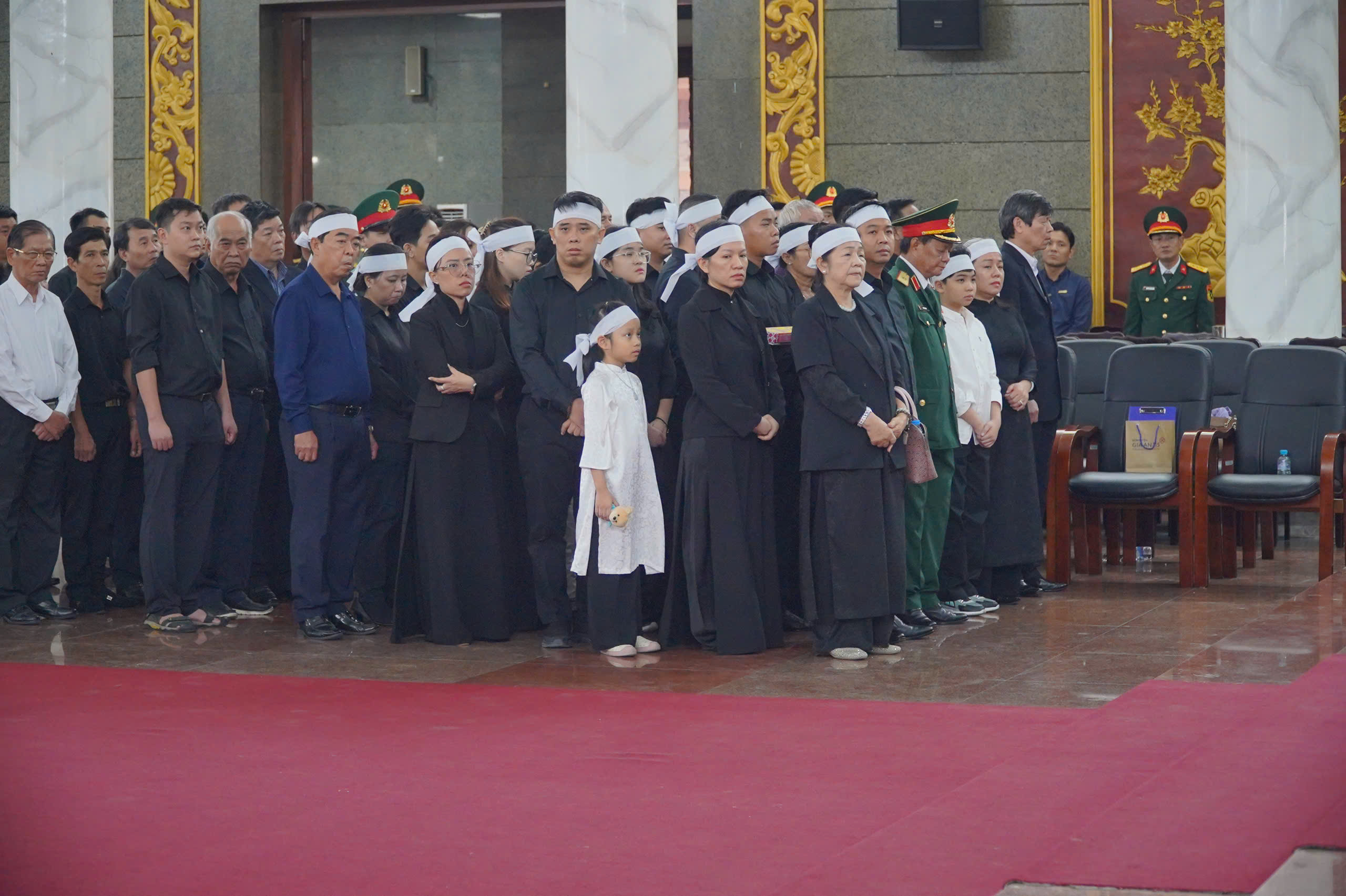 Tiễn đưa - Ảnh 3.