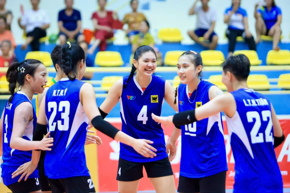 nhung-co-gai-chan-dai-vtv-binh-dien-long-an-nhan-thuong-lon (4).jpg