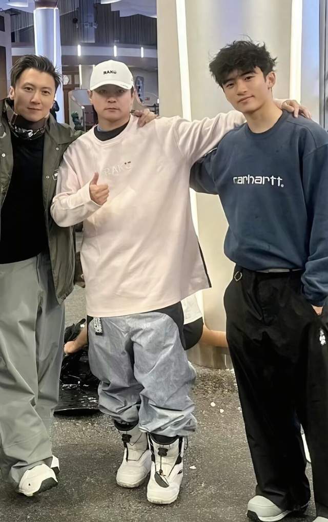 Quý tử nhà Tạ Đình Phong xứng danh “Gen 2 đỉnh chóp nhất”, đã tài năng còn đẹp trai hơn cả bố- Ảnh 7. Quý tử nhà Tạ Đình Phong xứng danh “Gen 2 đỉnh chóp nhất”, đã tài năng còn đẹp trai hơn cả bố- Ảnh 7.