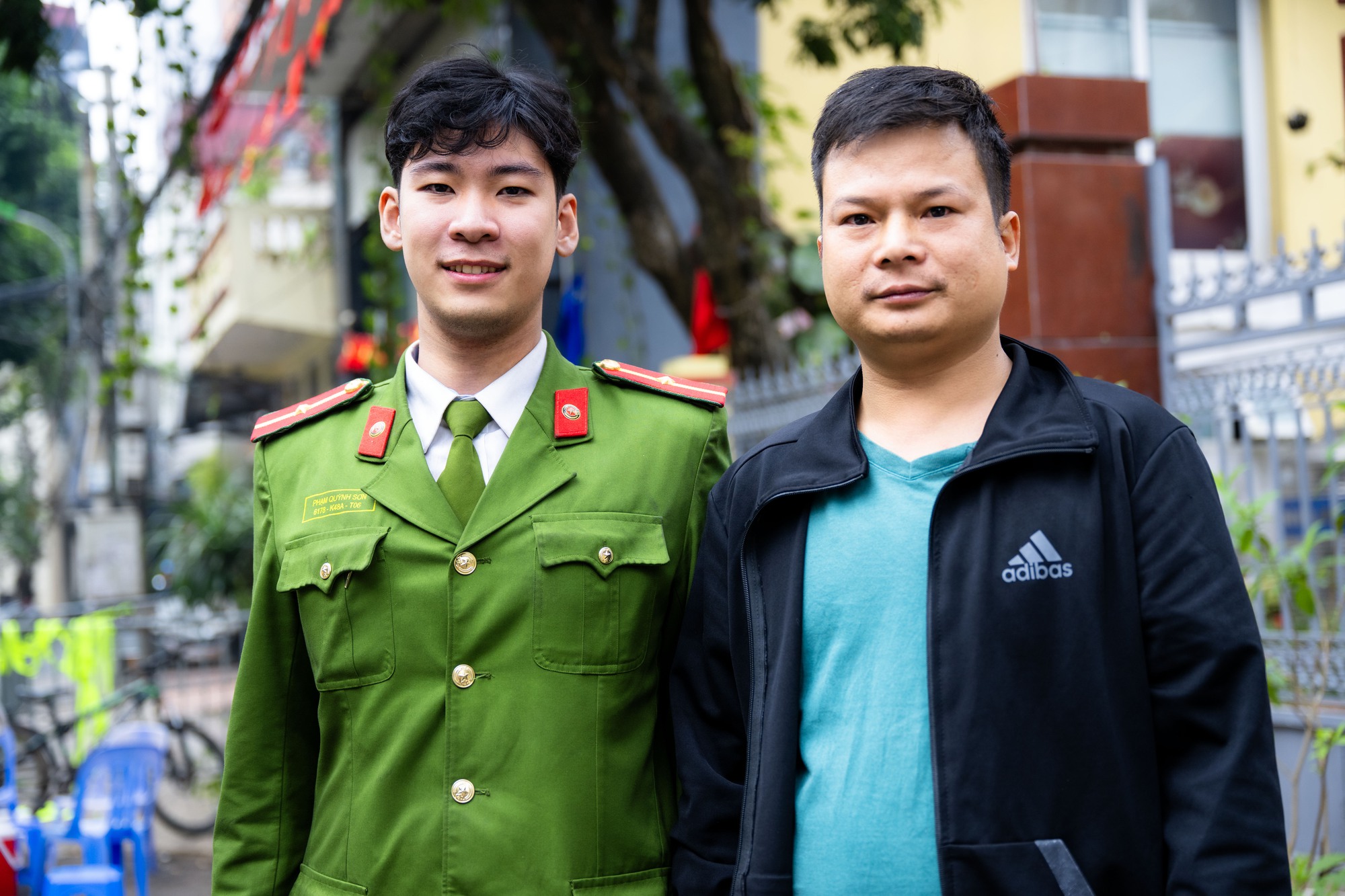 Lời kể của người hùng trong vụ cháy nhà nghỉ giữa đêm, nghi phóng hỏa ở Hà Đông: “Tôi chỉ nghĩ còn bao nhiêu người thì cứu bấy nhiêu”- Ảnh 6.