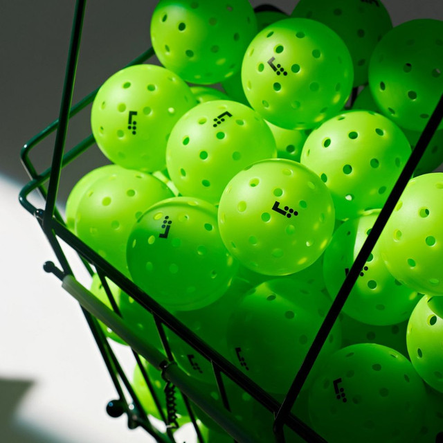 Ông lớn nào đứng sau LT Pro 48, dòng bóng 