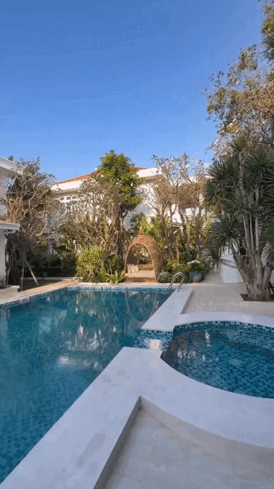 Cả showbiz có đúng 1 người: Nuôi 10 người con không cùng huyết thống, ở biệt thự Cả showbiz có đúng 1 người: Nuôi 10 người con không cùng huyết thống, ở biệt thự