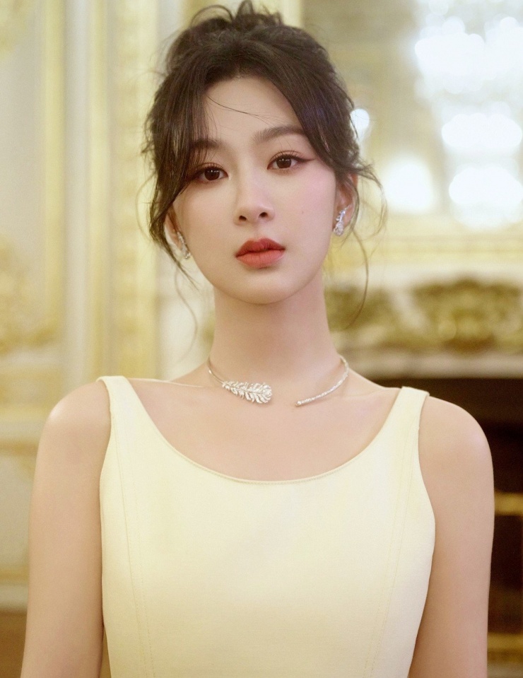 Các bộ phim Dương Tử tham gia đều ăn khách, có thể giúp bạn diễn nổi danh. Do đó, cô không lo lắng nhiều về việc có phim để đóng.