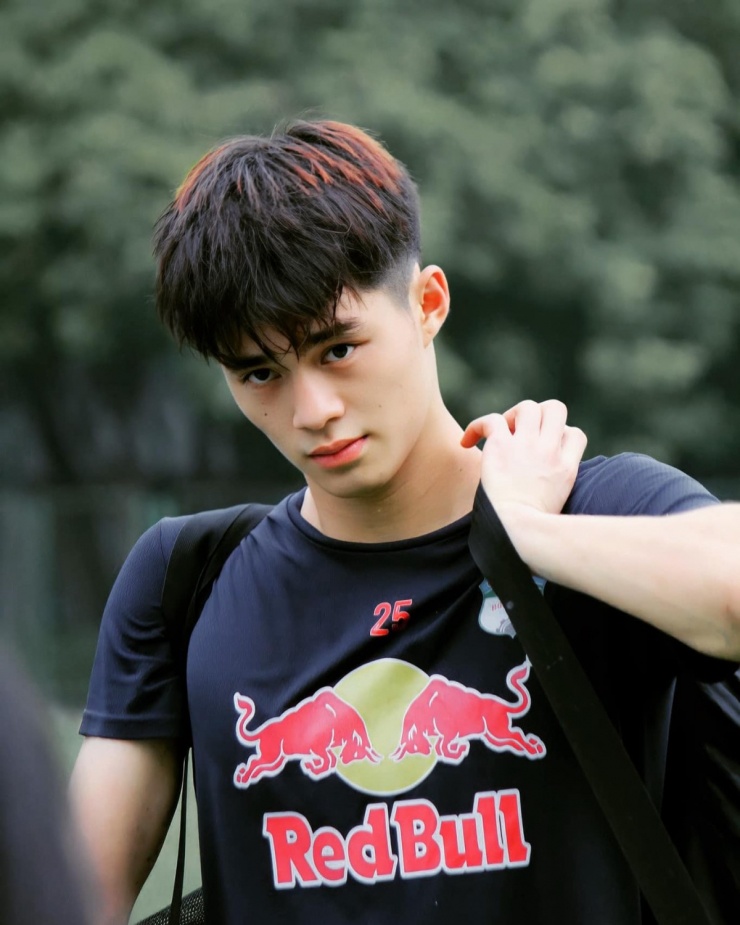 Vẻ điển trai đời thường của hai 'công thần' U23 Việt Nam - 11