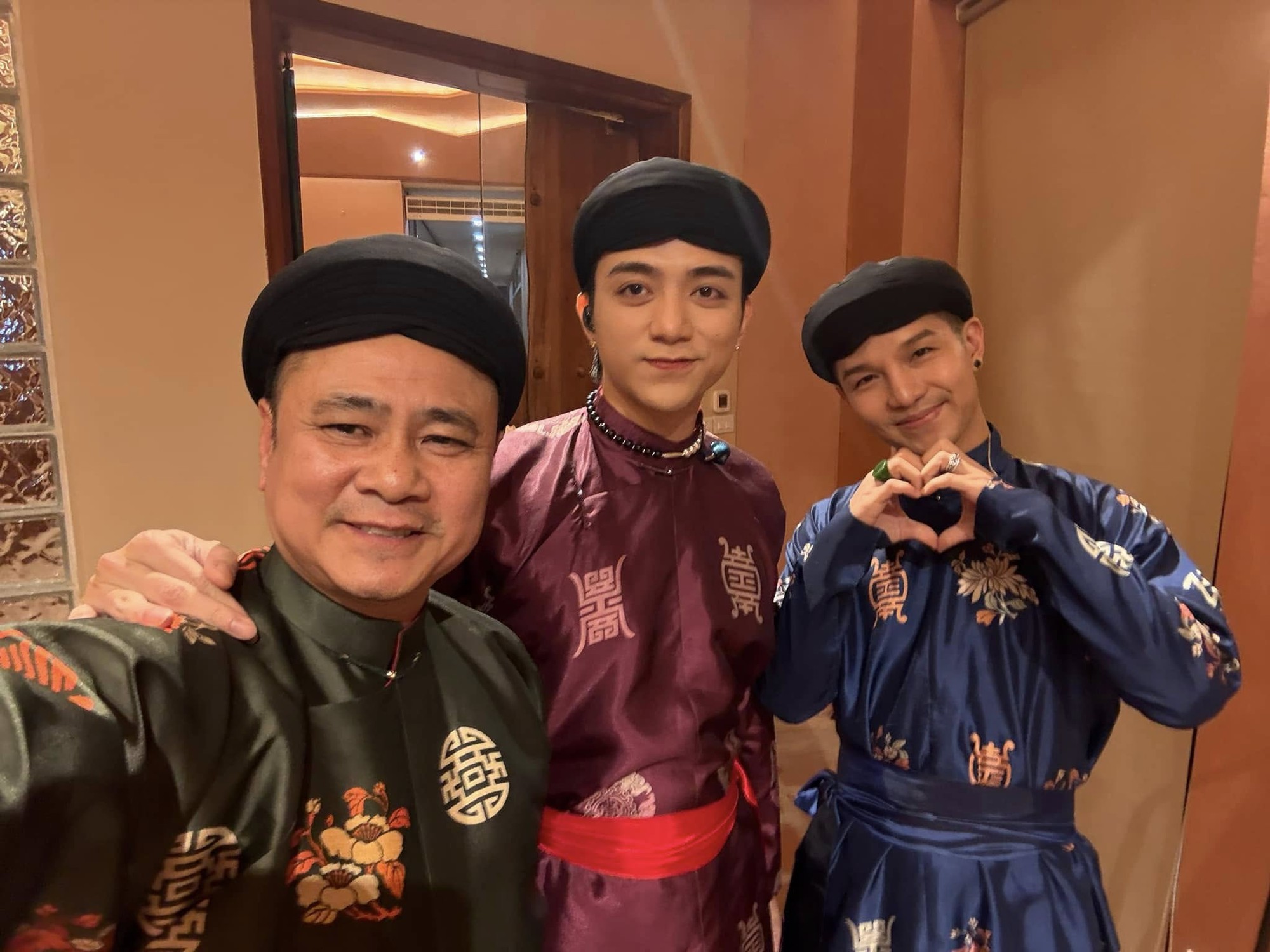 Đẳng cấp của NSND Tự Long- Ảnh 3.