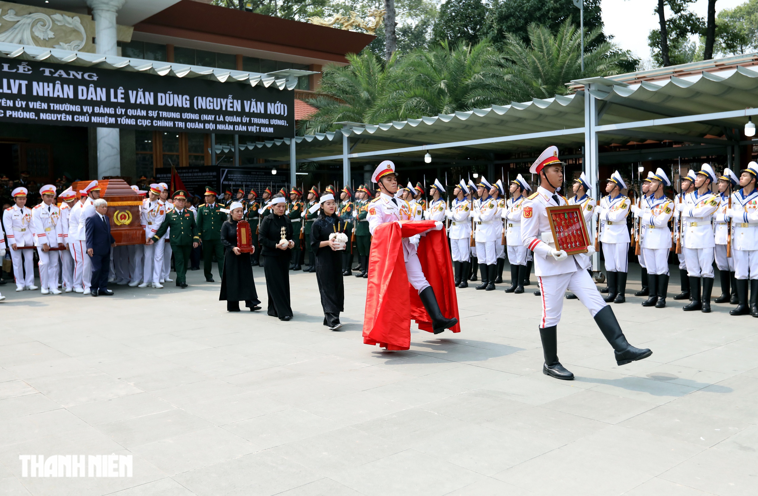 Tiễn biệt đại tướng Lê Văn Dũng, người con ưu tú của quê hương Đồng Khởi- Ảnh 9.
