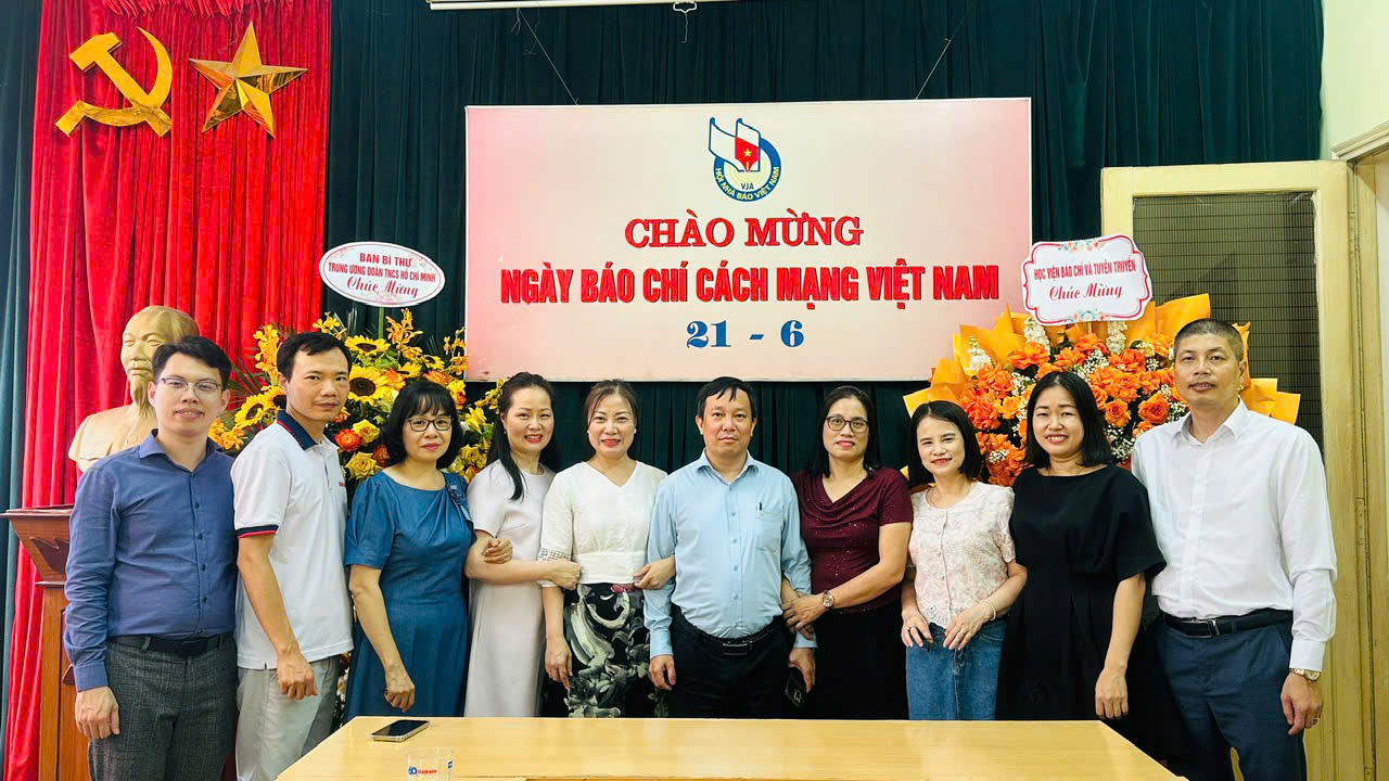 Chào năm mới 2026: Tạp chí Thanh niên cùng tuổi trẻ Việt Nam tự hào, vững tin theo Đảng- Ảnh 6.