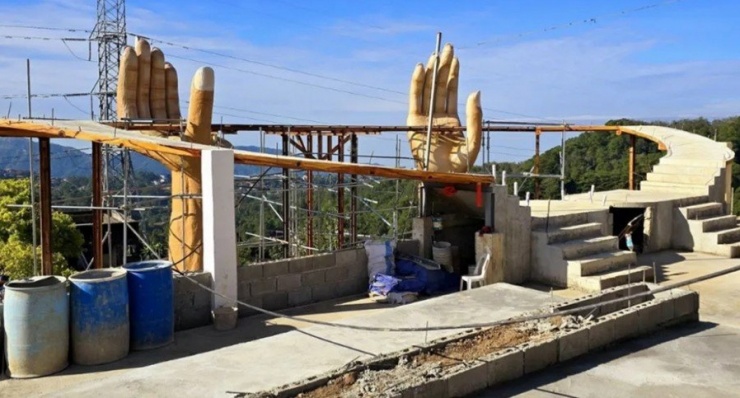 Cầu đang được xây ở Philippines. Ảnh: Patrick Marrero Tapang Jr/ Facebook/ TripZilla.