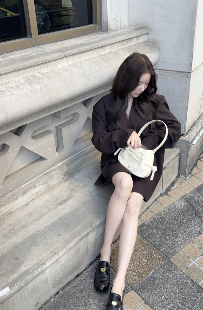 Áo blazer và những bản phối dễ áp dụng cho nàng bận rộn- Ảnh 2. Áo blazer và những bản phối dễ áp dụng cho nàng bận rộn- Ảnh 2.