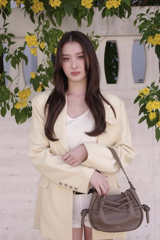 Áo blazer và những bản phối dễ áp dụng cho nàng bận rộn- Ảnh 4. Áo blazer và những bản phối dễ áp dụng cho nàng bận rộn- Ảnh 4.