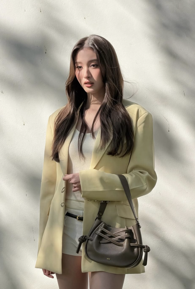 Áo blazer và những bản phối dễ áp dụng cho nàng bận rộn- Ảnh 5. Áo blazer và những bản phối dễ áp dụng cho nàng bận rộn- Ảnh 5.