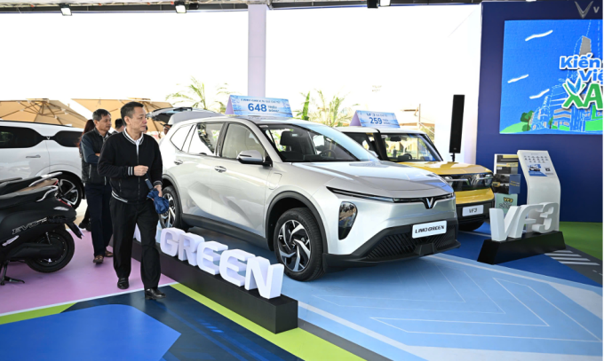 VinFast Limo Green trưng bày tại Triển lãm Vietnam Mobility Show 2025. Ảnh: Minh Quân