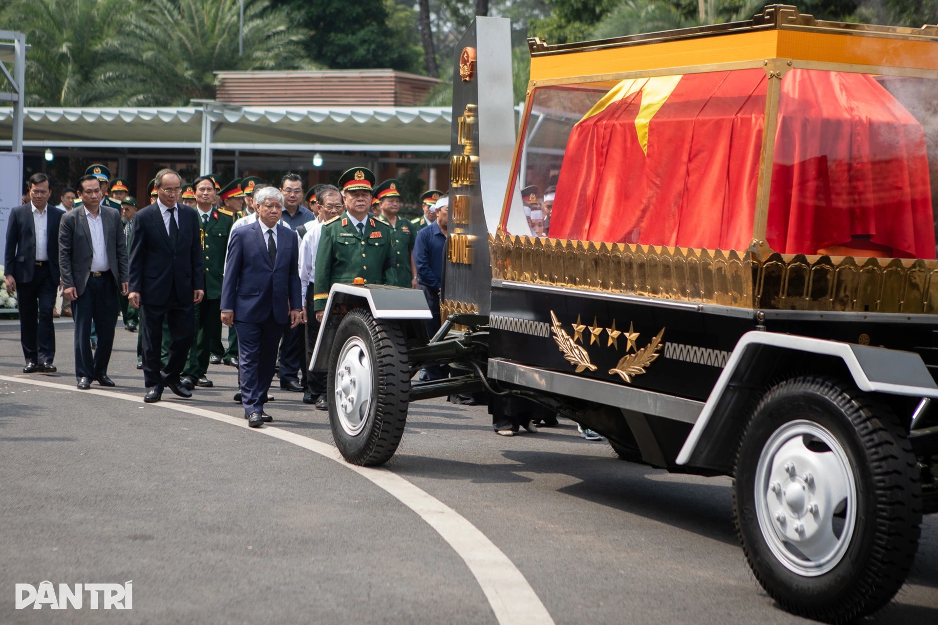 Lãnh đạo Đảng, Nhà nước tiễn đưa Đại tướng Lê Văn Dũng về nơi an nghỉ - 16