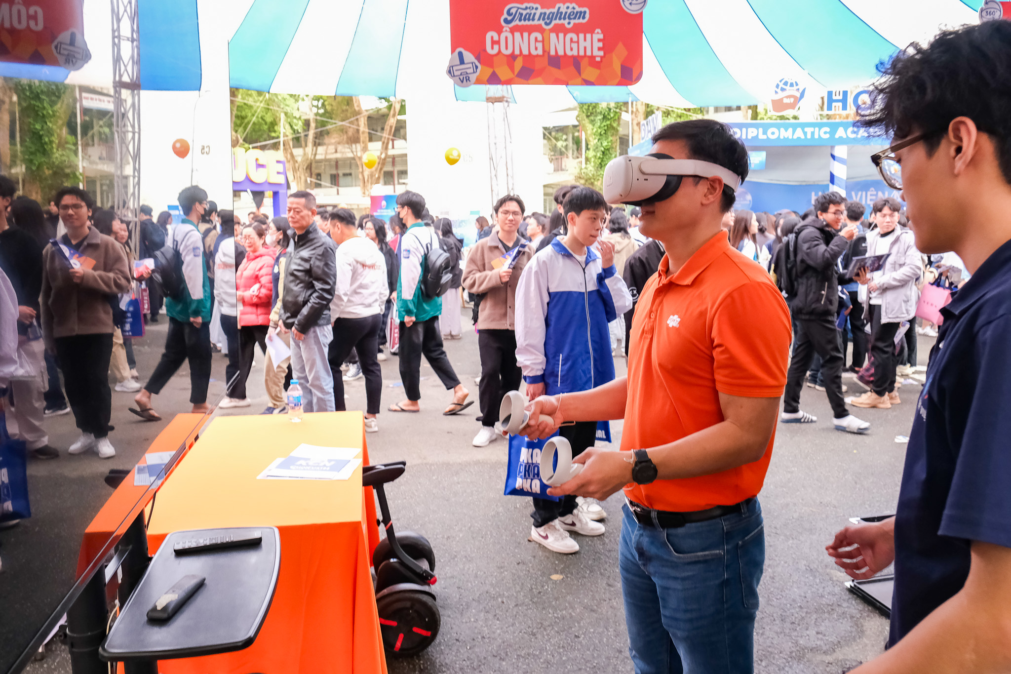 260 triệu thanh niên không có việc, không đi học, không được đào tạo - Ảnh 2.