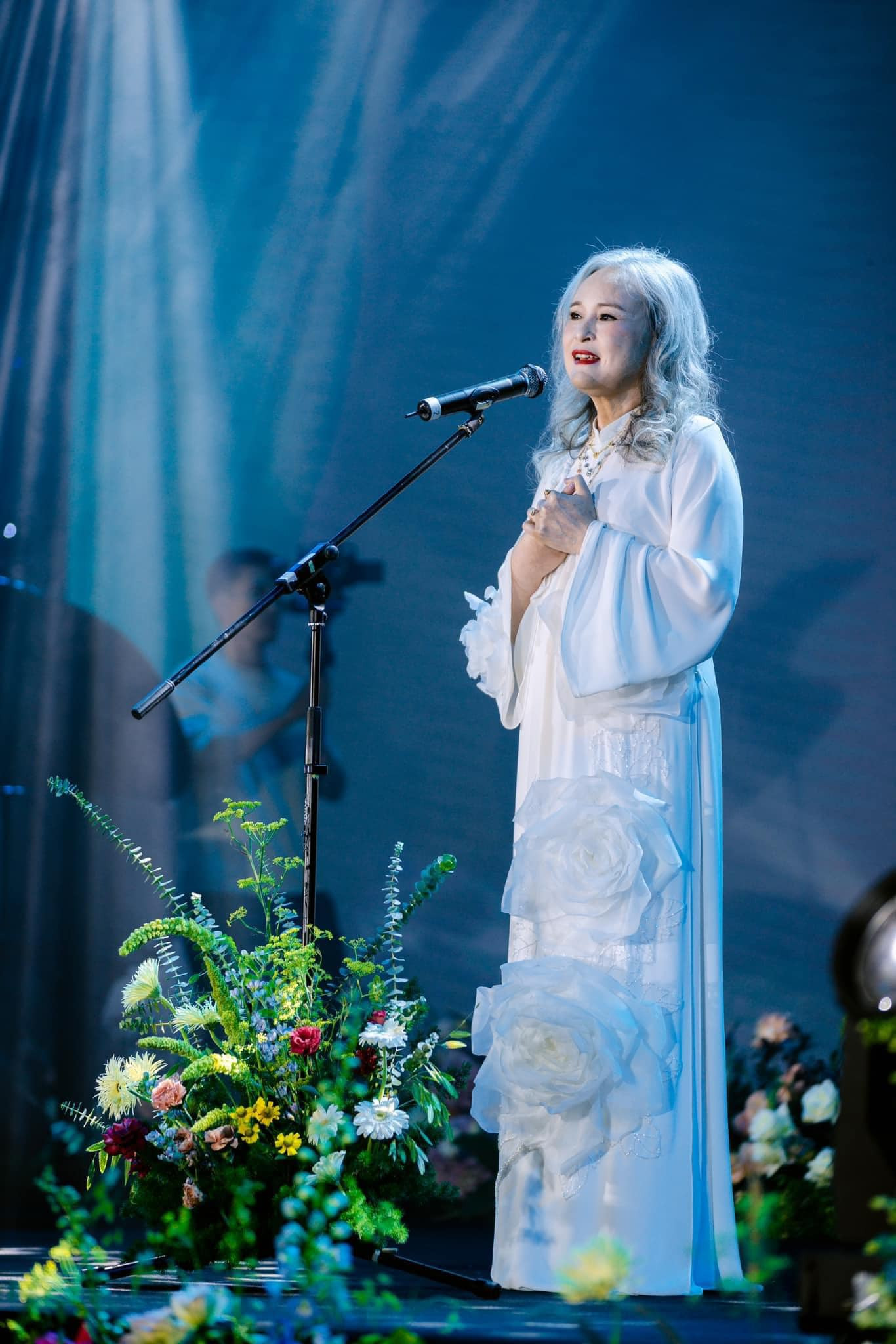 NSND duy nhất được mệnh danh “đẹp nhất thế kỷ”, bạc trắng cả đầu vẫn tươi trẻ khó tin- Ảnh 5.