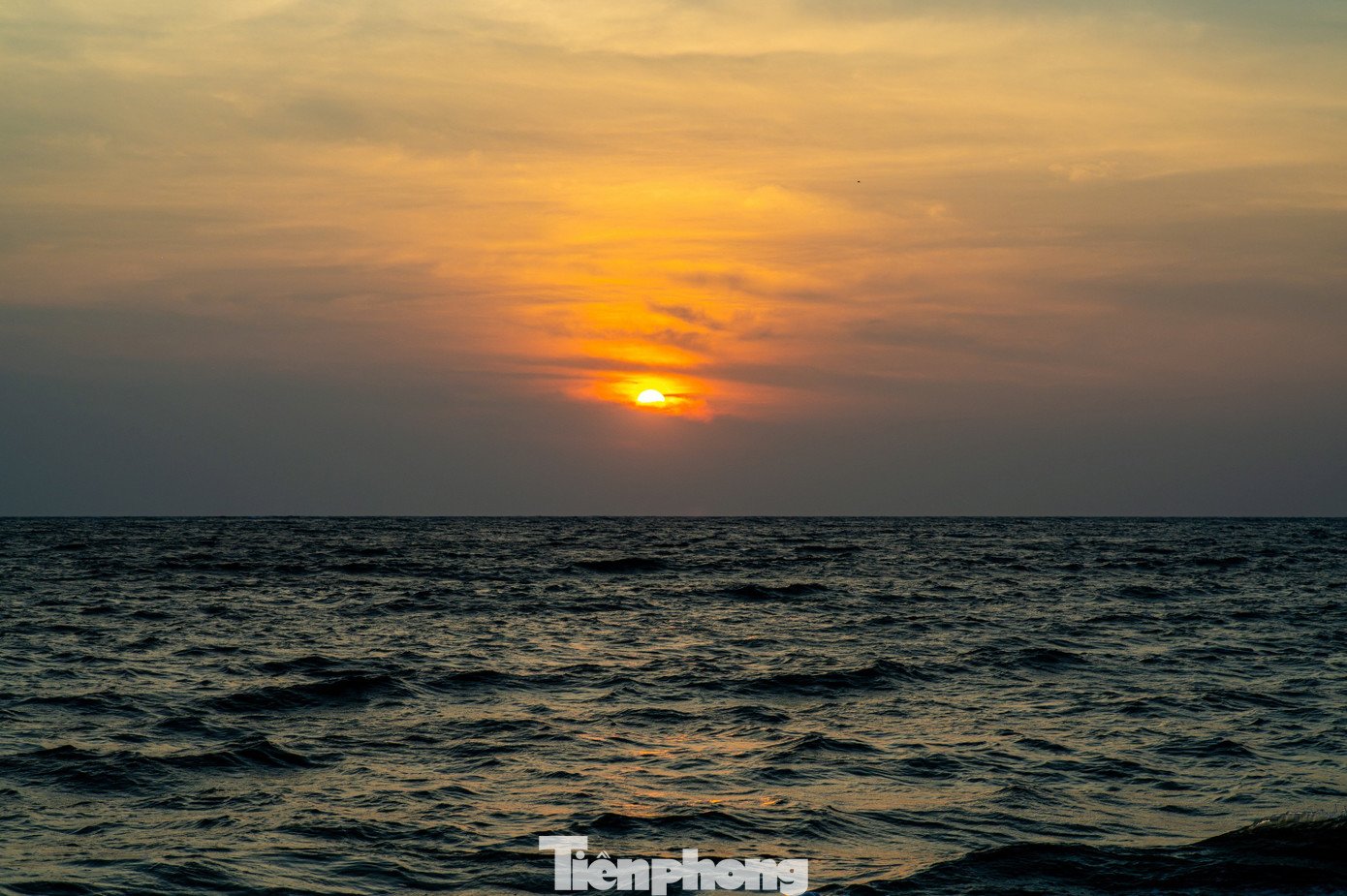 Khác với những điểm du lịch đã đông đúc, Thanh Lân như một thế giới riêng biệt - nơi con người sống chan hòa với thiên nhiên, không ồn ào nhưng đầy cuốn hút. Các bãi biển chưa bị bê tông hóa, sóng vỗ dịu dàng, cảnh sắc tự nhiên còn vẹn nguyên như thuở khai phá.