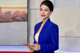 Á khôi Hà thành duyên dáng với thời trang dẫn sóng truyền hình