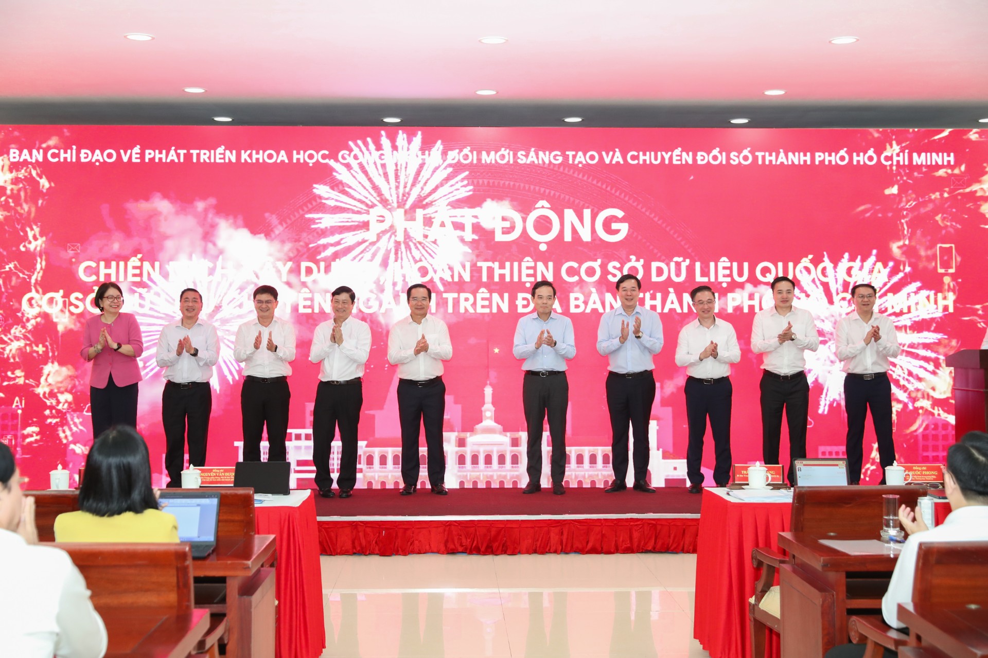 TP HCM nghĩ thật, làm thật và kết quả thật - Ảnh 2. TP HCM nghĩ thật, làm thật và kết quả thật - Ảnh 1.