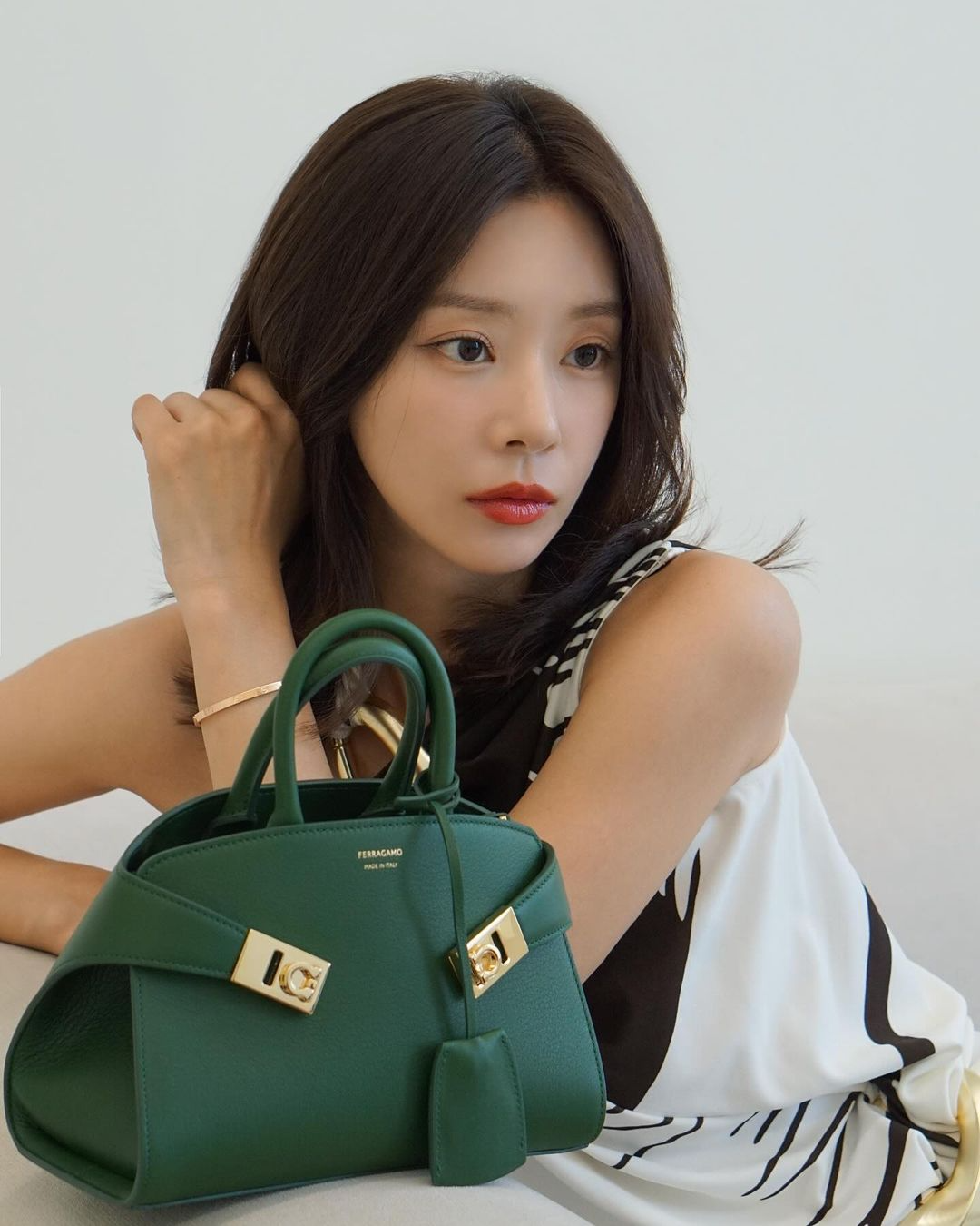 Chưa thấy ai khổ như mỹ nhân này: Bị tòa án triệu tập chỉ vì... 1 bức ảnh!- Ảnh 6. Chưa thấy ai khổ như mỹ nhân này: Bị tòa án triệu tập chỉ vì... 1 bức ảnh!- Ảnh 6.