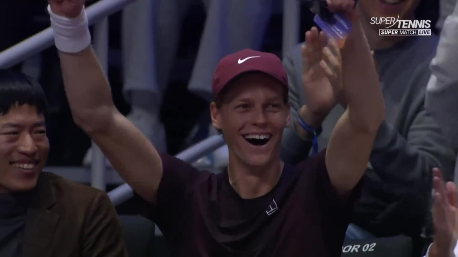 Alcaraz được khuyên chọn Federer làm HLV