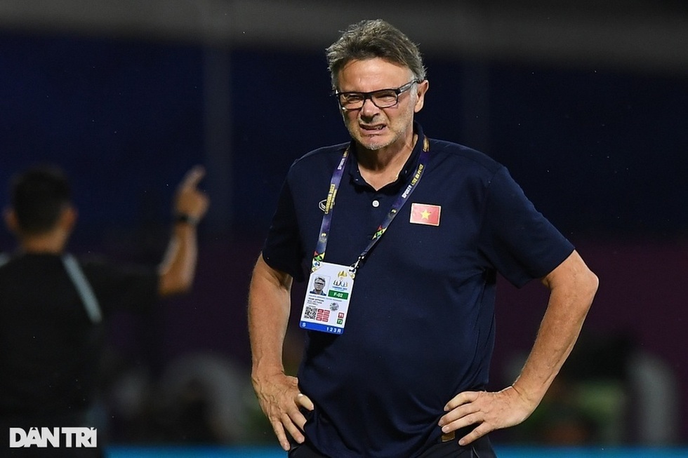 Chuyên gia châu Âu: “Nhiều người giờ mới nhận ra HLV Troussier không sai” - 3