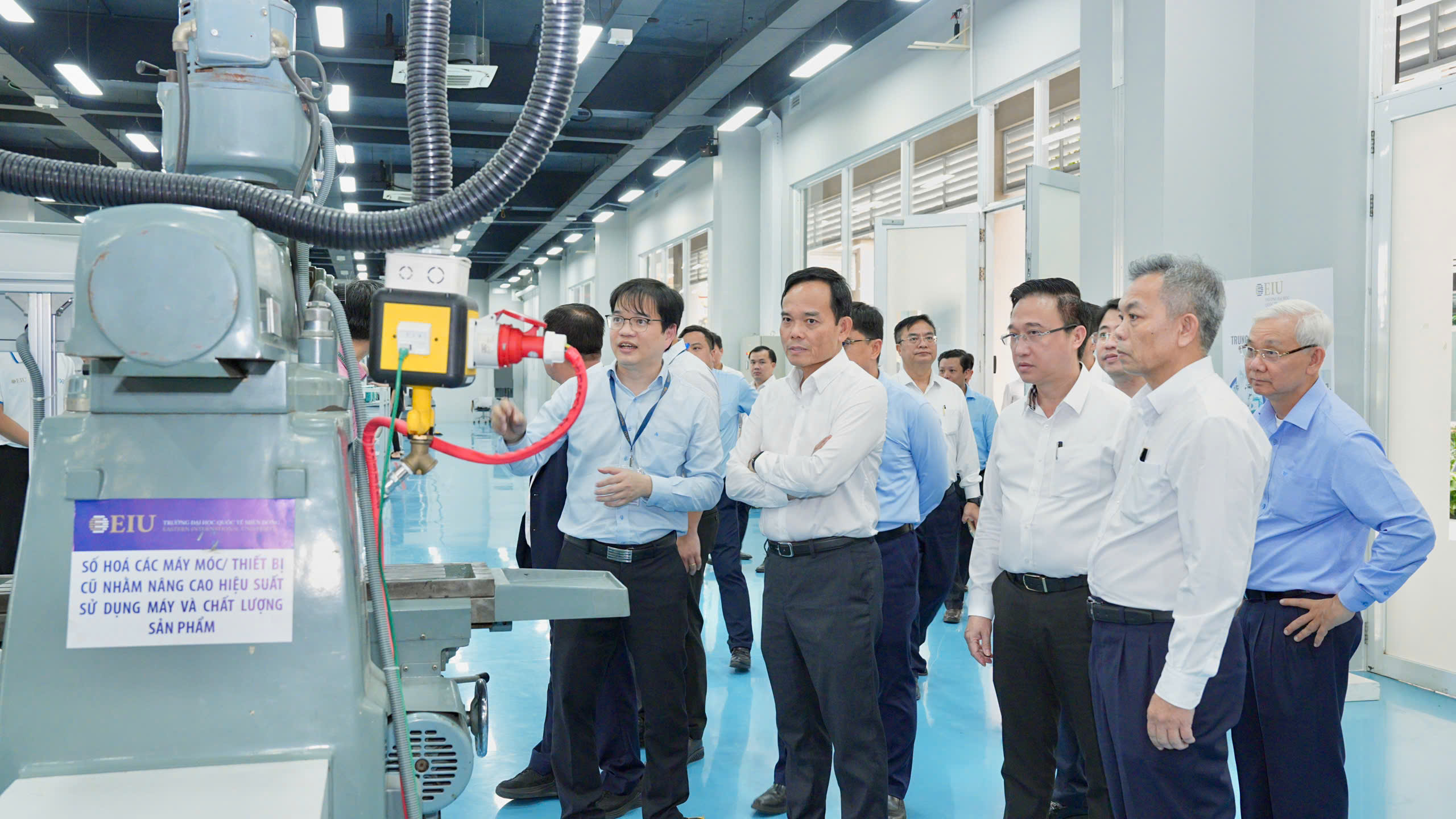 TP.HCM khởi công các công trình chào mừng Đại hội Đảng XIV: Tạo cực tăng trưởng mới 2 khoa học công nghệ - Ảnh 2.