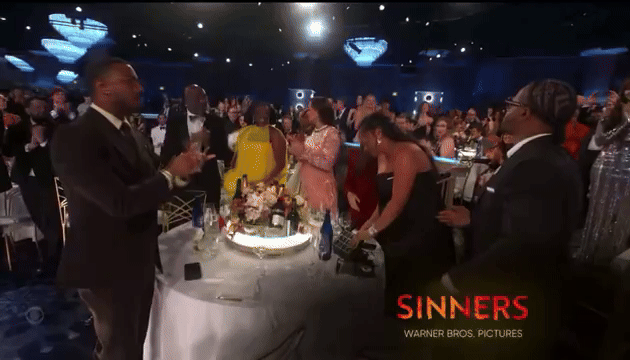 "Bắt gọn" tài tử say đắm ngắm Lisa ở Quả Cầu Vàng, bạn trai tỷ phú đã có đối thủ rồi? 4 1768446066 480 Bat gon tai tu say dam ngam Lisa o Qua