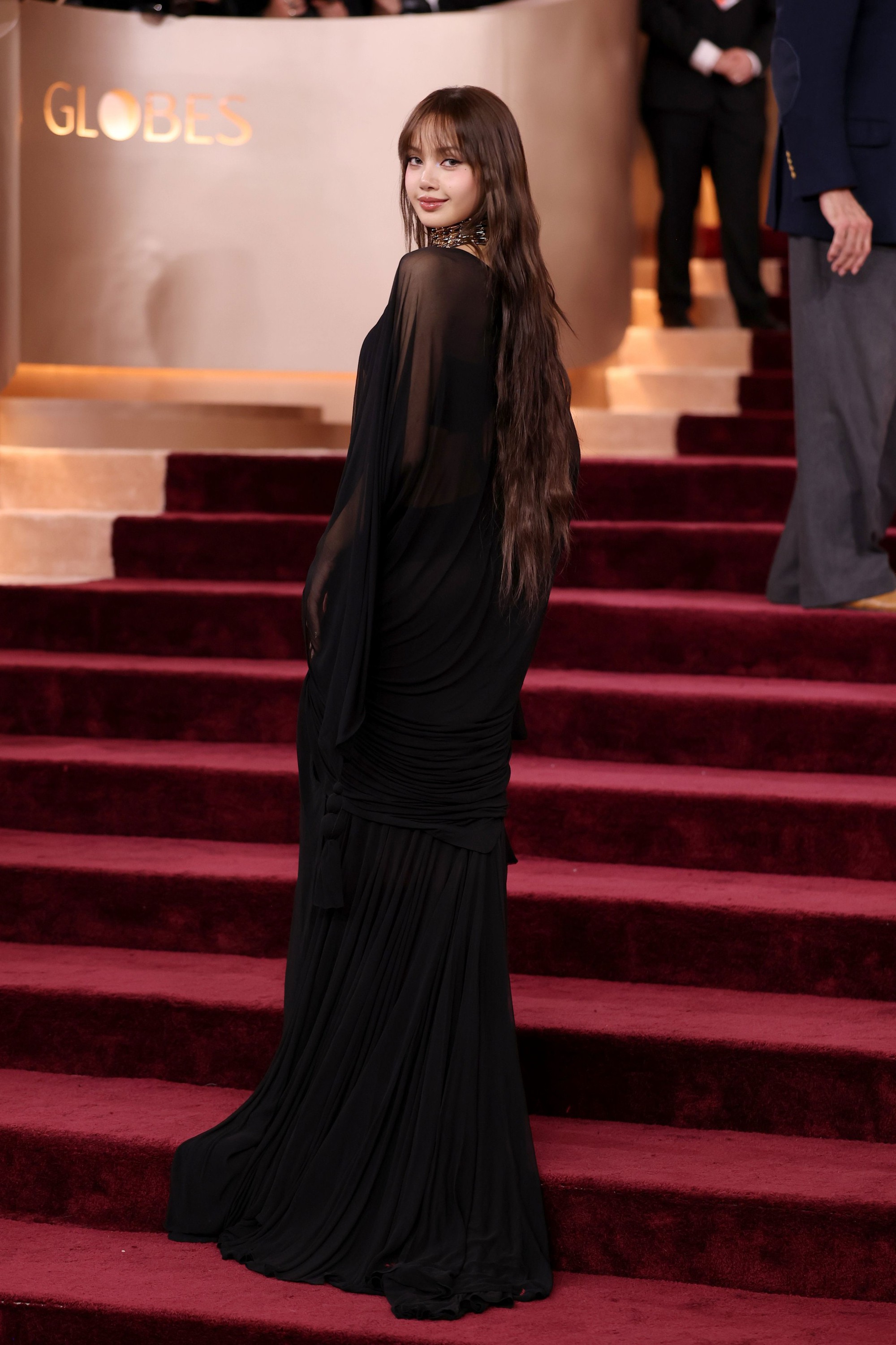 "Bắt gọn" tài tử say đắm ngắm Lisa ở Quả Cầu Vàng, bạn trai tỷ phú đã có đối thủ rồi? 8 1768446069 711 Bat gon tai tu say dam ngam Lisa o Qua