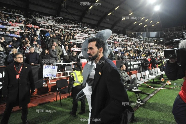 Tân HLV Arbeloa có trận ra mắt thua đội chiếu dưới Albacete. Ảnh: EPA. real-madrid-guc-nga-tan-hlv-arbeloa-bat-chuoc-mourinho-la-tu-sat (1).jpg