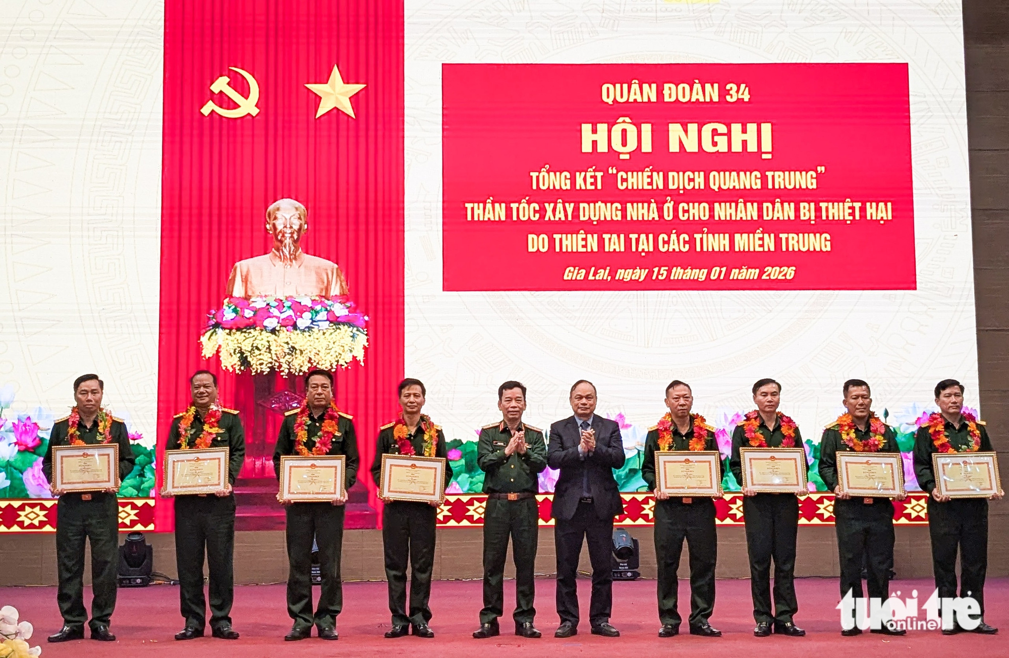 Quân đoàn 34 bàn giao 80 căn nhà cho dân trong 'Chiến dịch Quang Trung' - Ảnh 2.