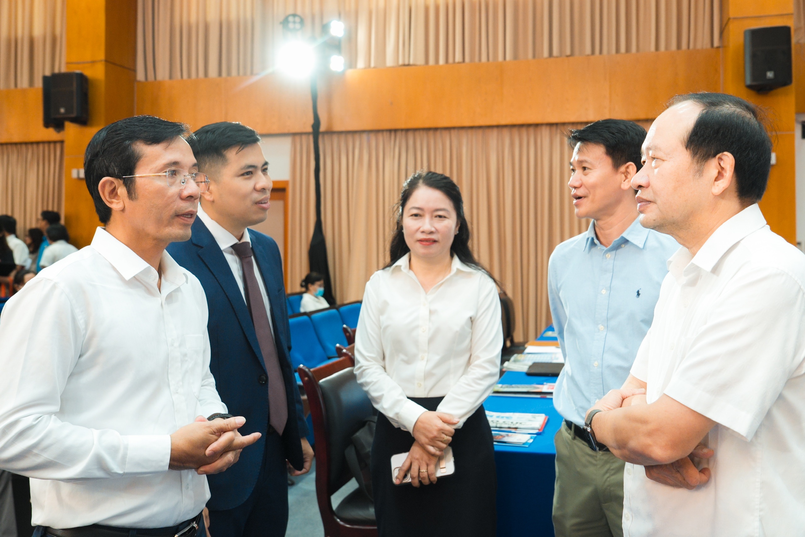 Tạo điều kiện để hộ kinh doanh, doanh nghiệp kê khai thuế minh bạch, làm ăn hiệu quả - Ảnh 6.