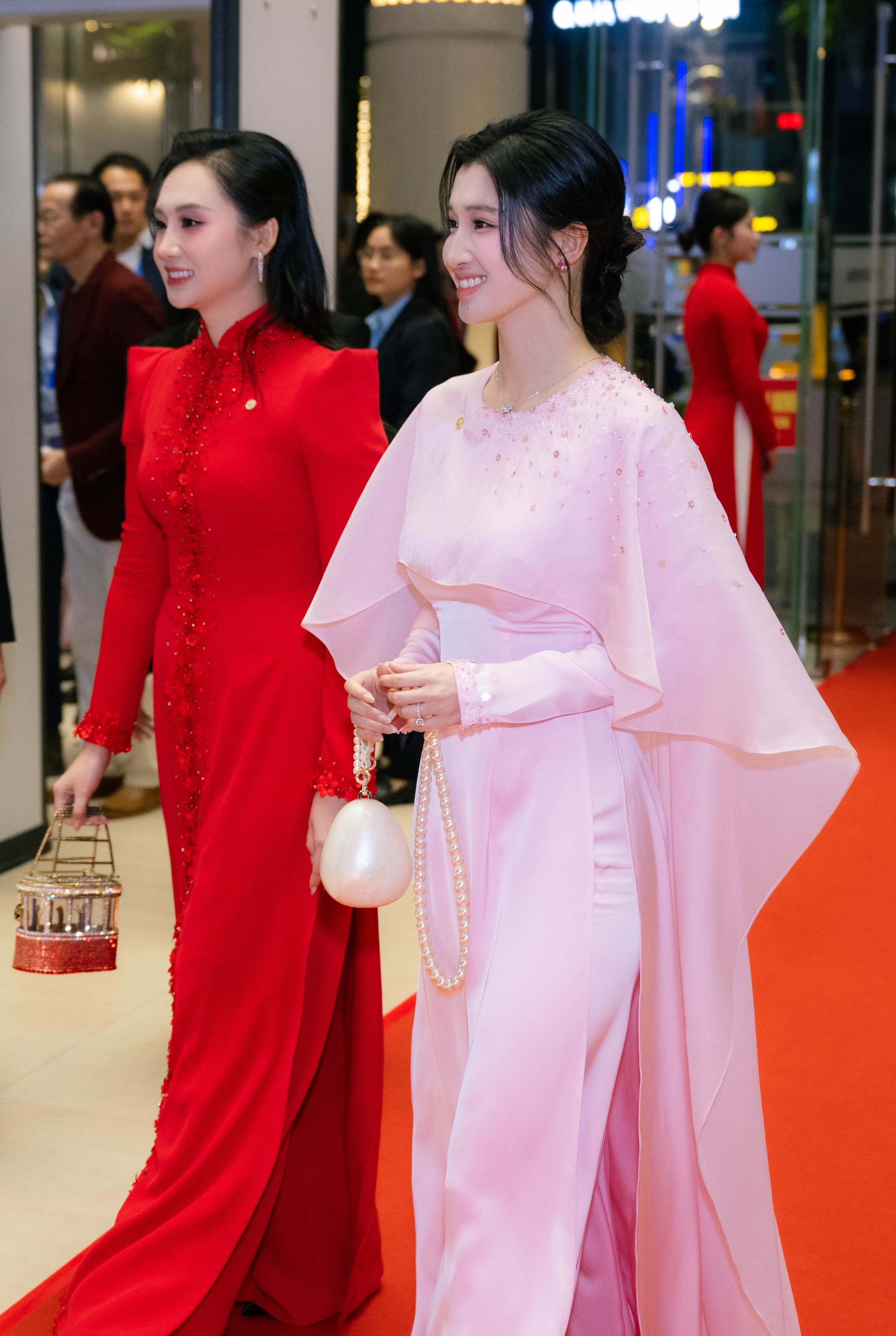 Gia thế Á hậu Phương Nhi trước khi thành con dâu nhà tỷ phú- Ảnh 7. Gia thế Á hậu Phương Nhi trước khi thành con dâu nhà tỷ phú- Ảnh 7.