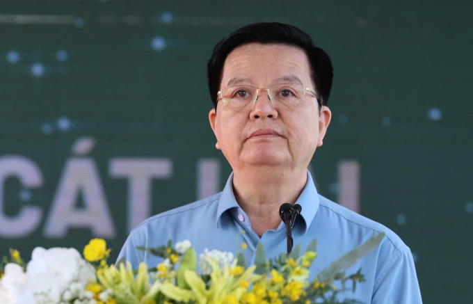 Phó thủ tướng Mai Văn Chính chỉ đạo trong lễ động thổ dự án cầu Cát Lái sáng nay. Ảnh: Phước Tuấn