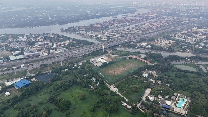 Hiện trạng nơi xây dựng Khu liên hợp thể dục thể thao quốc gia Rạch Chiếc, gần cầu Rạch Chiếc. Ảnh: Hạ Giang