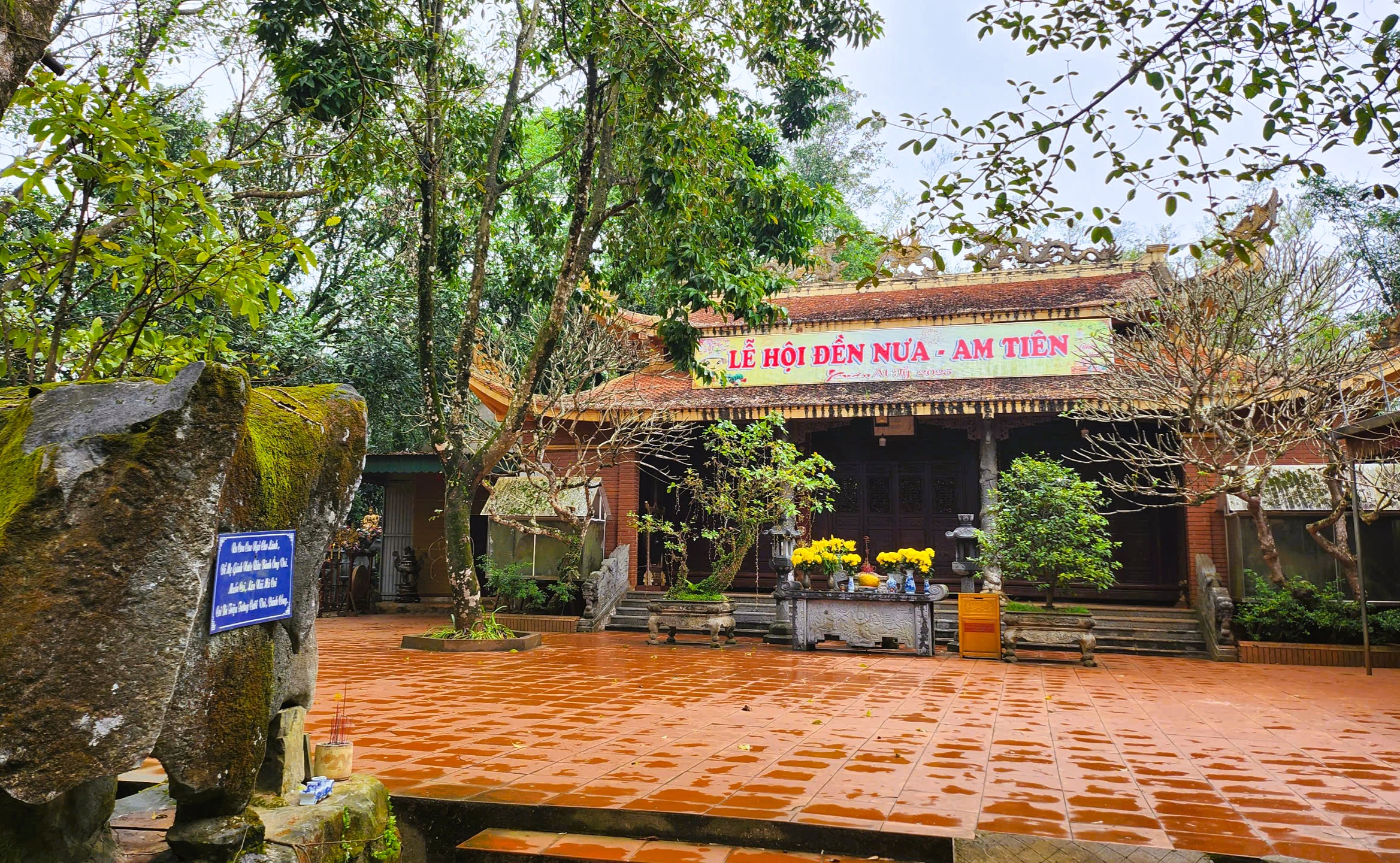 Huyệt đạo thiêng trên núi Nưa trong diện mạo mới 2 Huyệt đạo thiêng trên núi Nưa trong diện mạo mới - Ảnh 2.