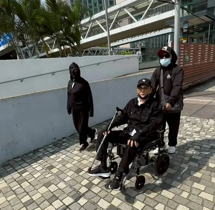 Bố Tạ Đình Phong vung tiền tỷ cưng chiều tình trẻ kém 49 tuổi, cuối cùng Bố Tạ Đình Phong vung tiền tỷ cưng chiều tình trẻ kém 49 tuổi, cuối cùng